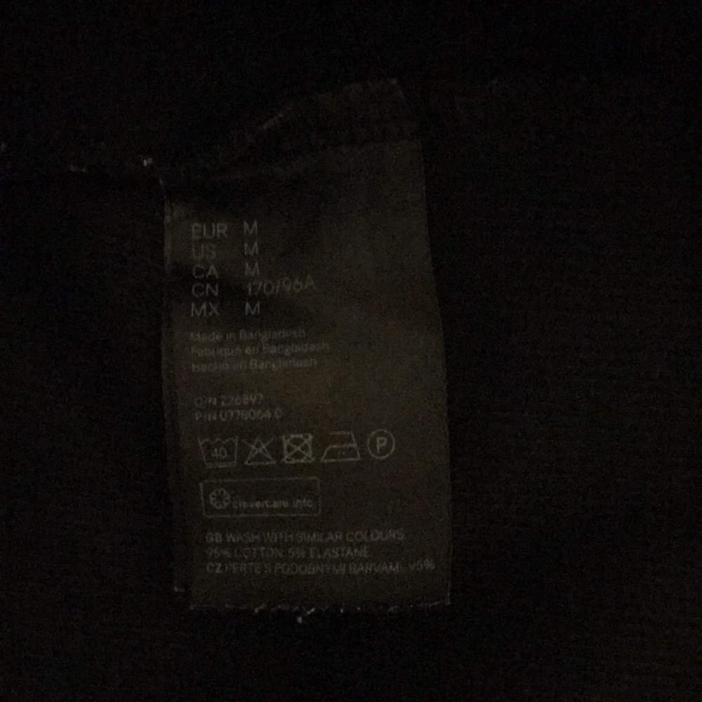 H&M medium black t-shirt - Picture 3 of 3